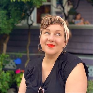 Meet your Posher, Cynthia